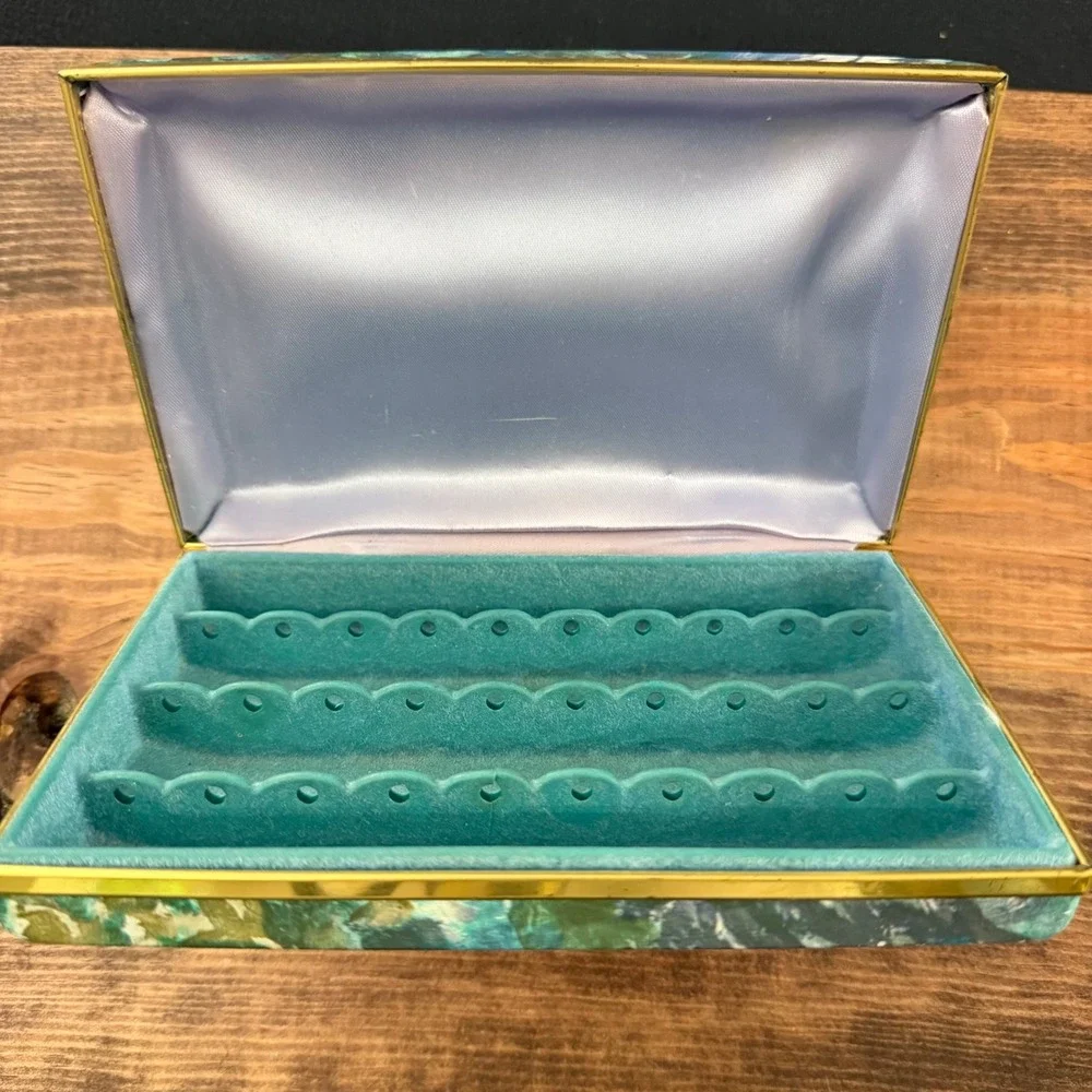 N/A vintage jewelry